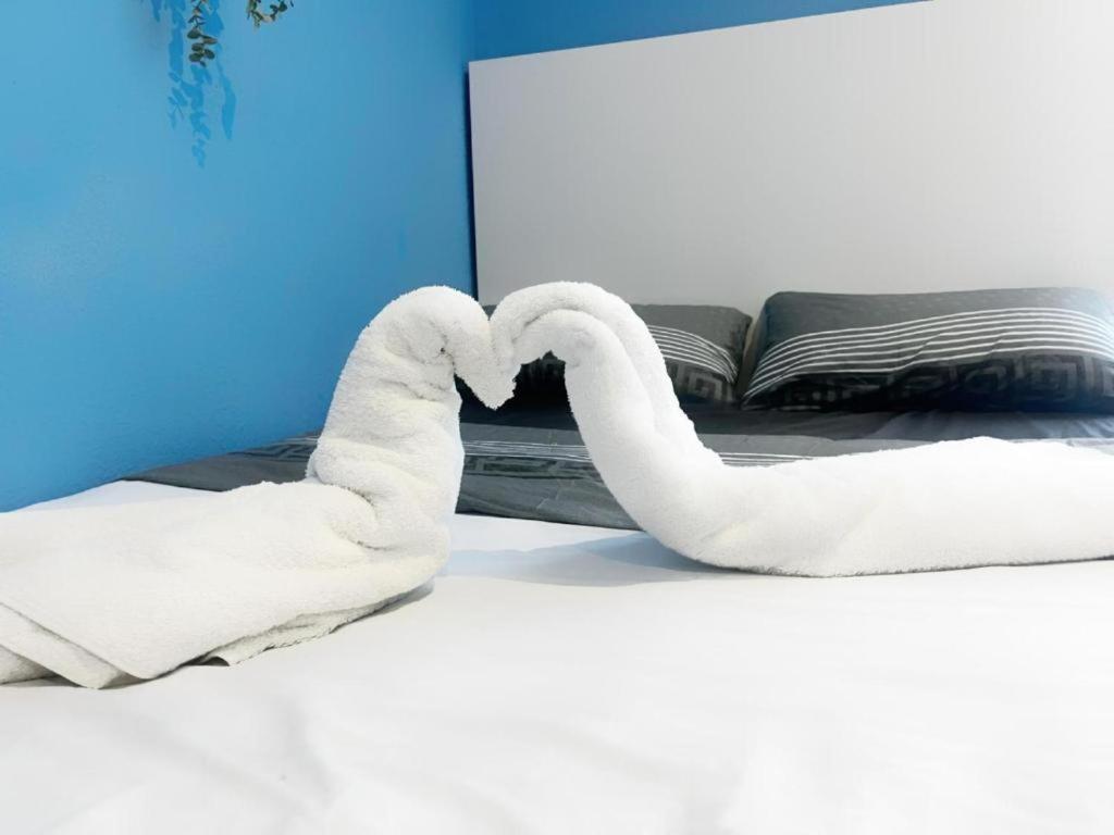 Rooms In Spacious Apartment In City Center Barcelona Exteriör bild